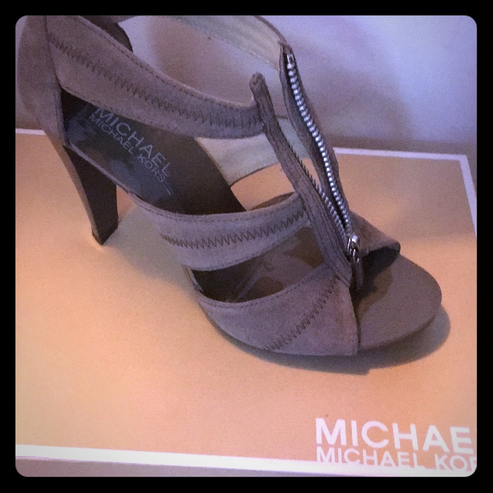 Michael Kors Berkly t Strap
